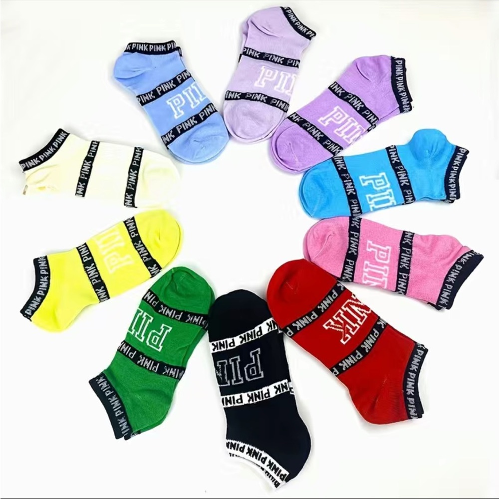 Six pairs nwt 6/per order 🧦🧦🧦